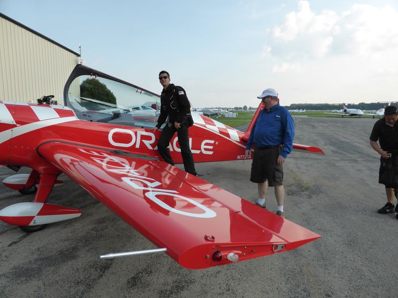 File:Ferrell Brett Airventure2018 Team Oracle Ride 4.jpg