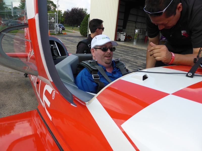 File:Ferrell Brett Airventure2018 Team Oracle Ride 1.jpg